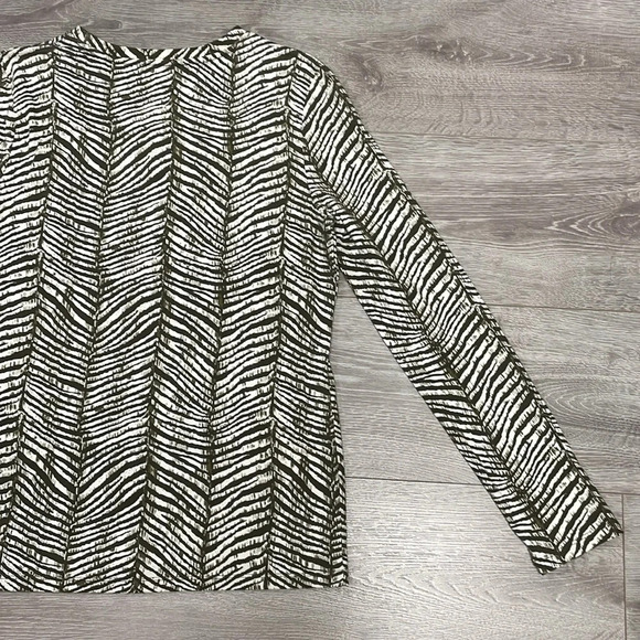 NWT MICHAEL Michael Kors Long Sleeve Zebra Print Bling Logo Top M - Picture 16 of 16